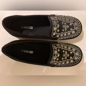 Smart fit slip ons US 4